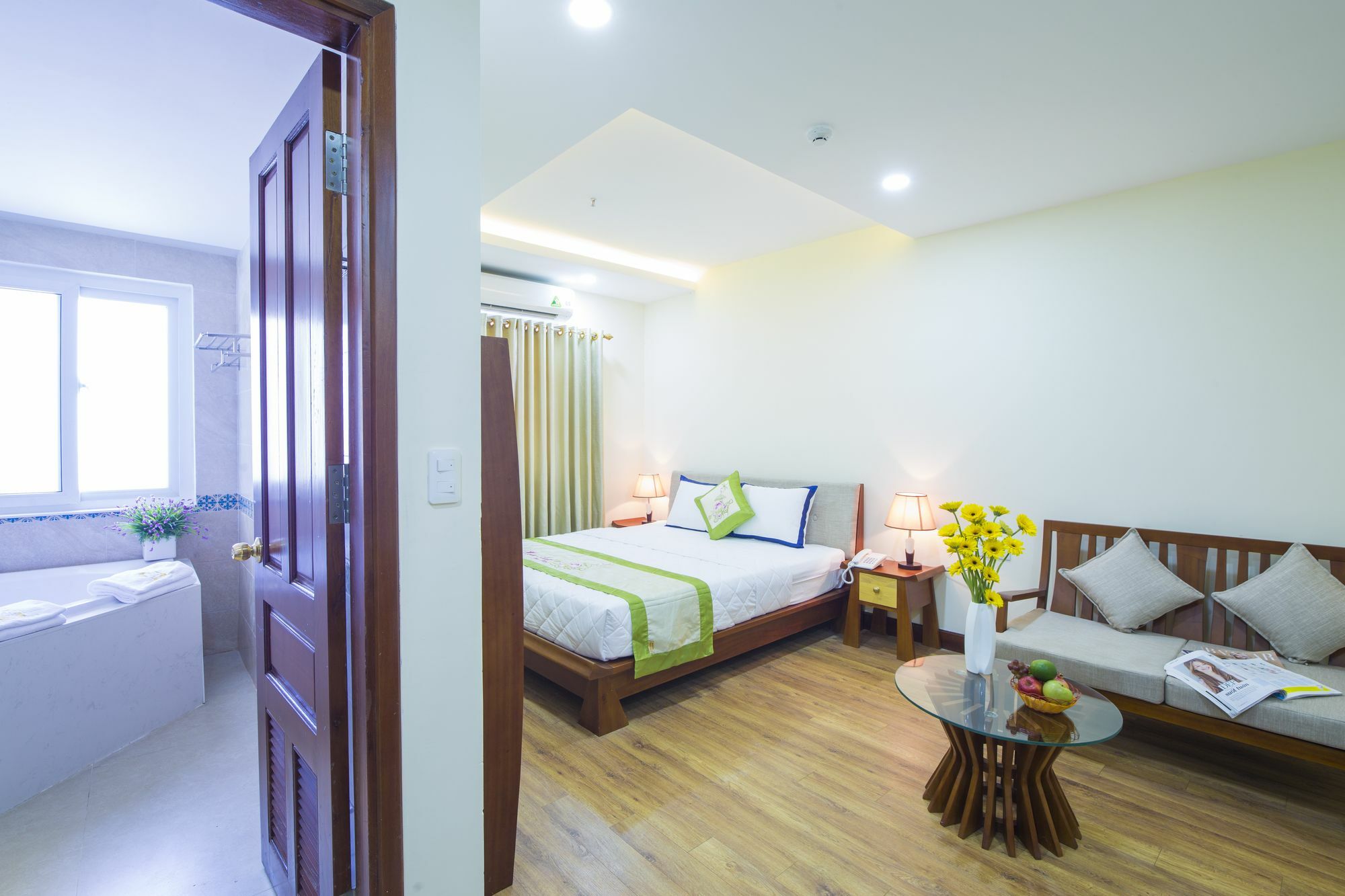 Hoai Anh Plaza Hotel Дананг Экстерьер фото